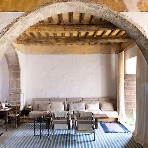La Pietra Hotel